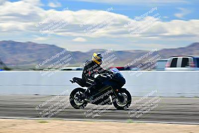 media/Mar-25-2024-Moto Forza (Mon) [[8d4319bd68]]/4-Novice Group/Session 4 Front Straight Speed Pans/